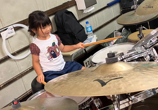 ●キッズドラムレッスン（年中〜中学生）